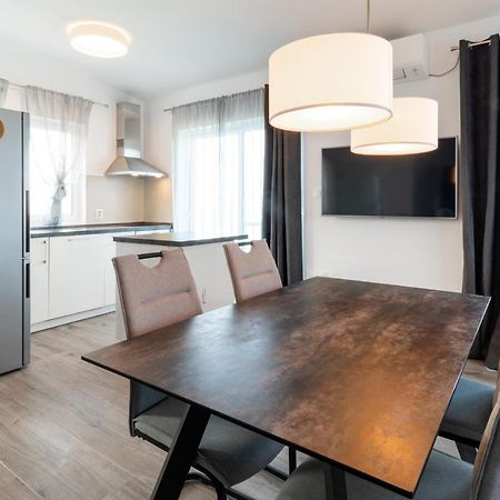 Vila Apartments Marina Blato  Екстериор снимка