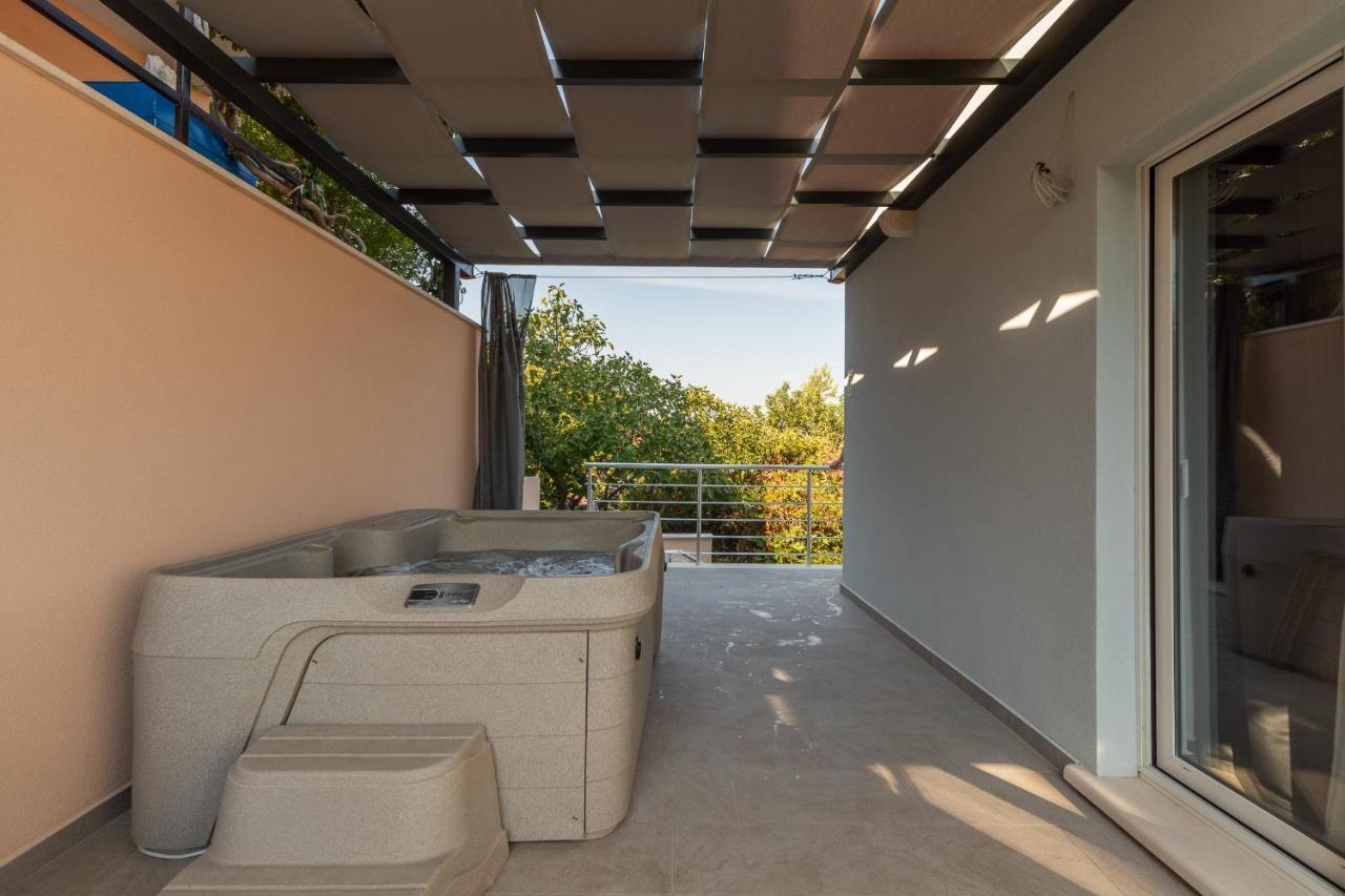 Vila Apartments Marina Blato  Екстериор снимка