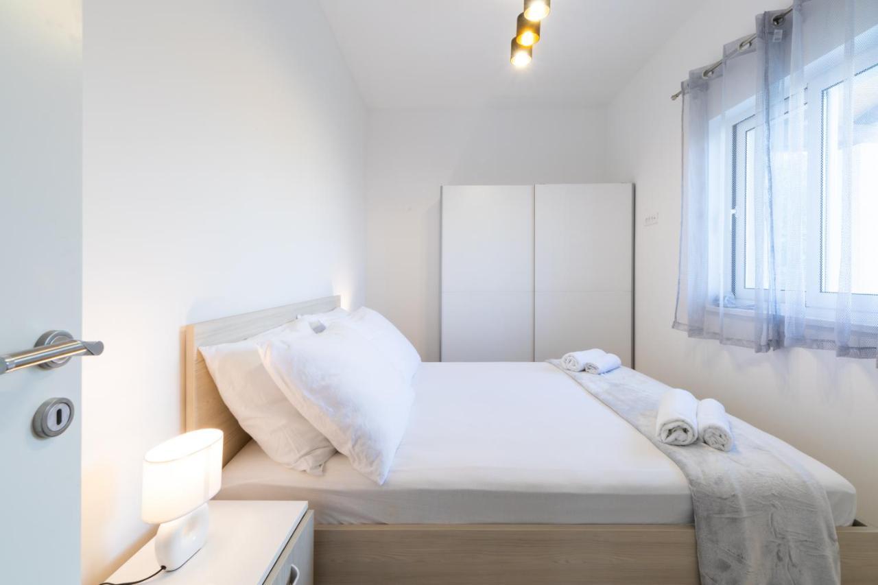 Vila Apartments Marina Blato  Екстериор снимка
