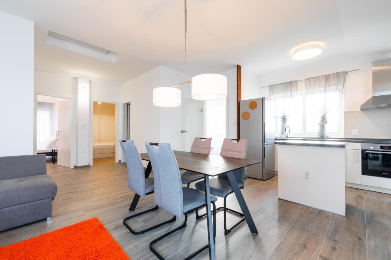 Vila Apartments Marina Blato  Екстериор снимка