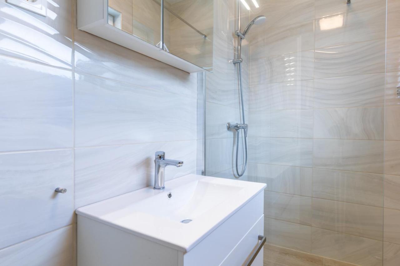 Vila Apartments Marina Blato  Екстериор снимка